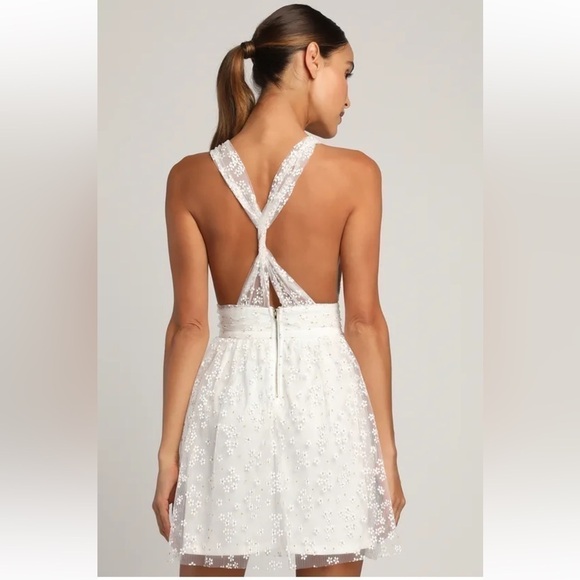 NWT Lulu’s Daisy Delight White Floral Print Sleeveless V-Neck Mini Dress Size XS - Picture 7 of 15